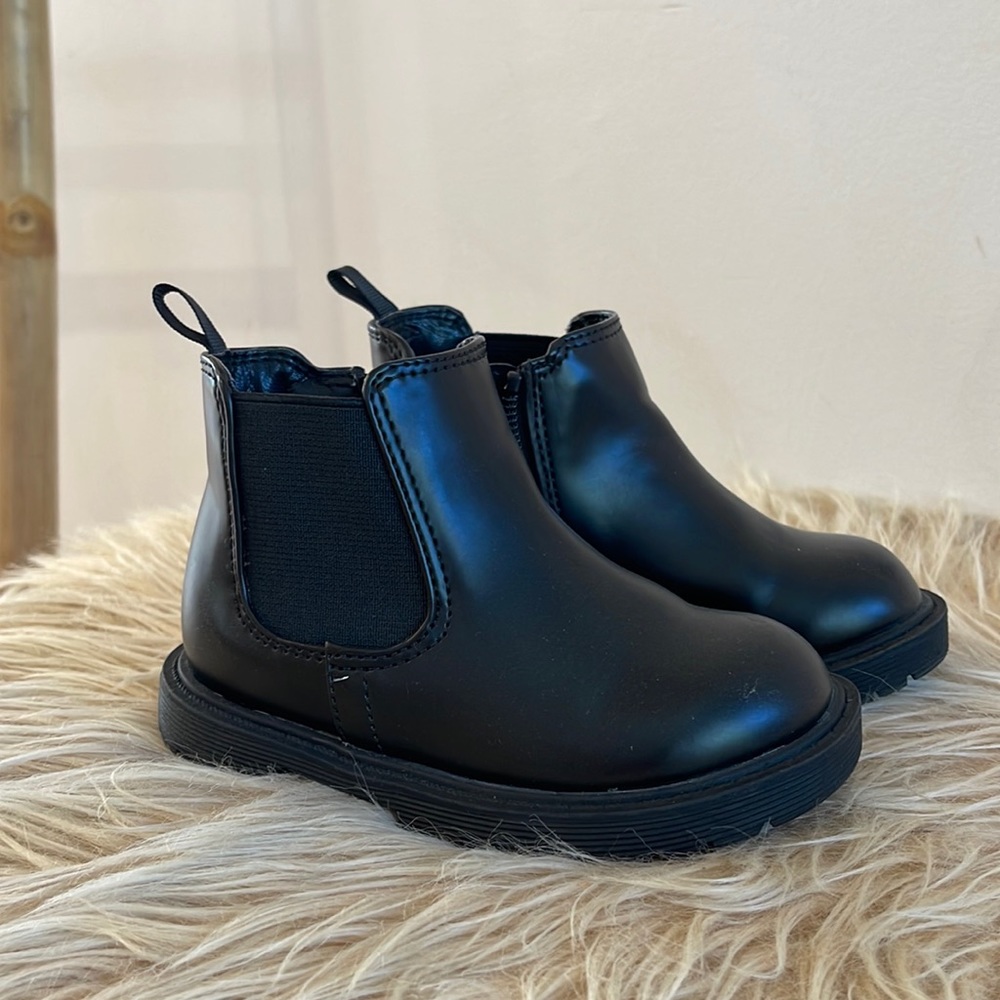 Gap Black Boots Leather Booties Zipper size 6